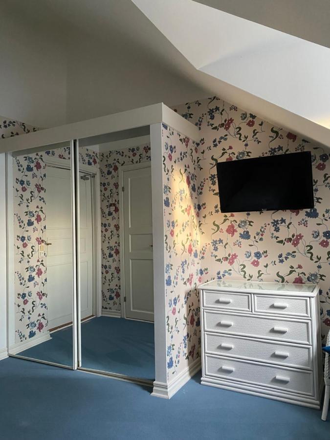 Apertins Hotell Kil Екстер'єр фото