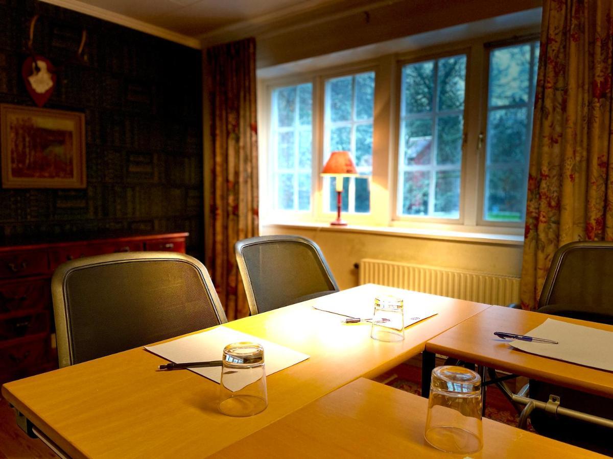 Apertins Hotell Kil Екстер'єр фото
